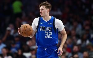 记者:弗拉格控运投射短板被放大 独行侠既夹不下CC又顶不住杜伦